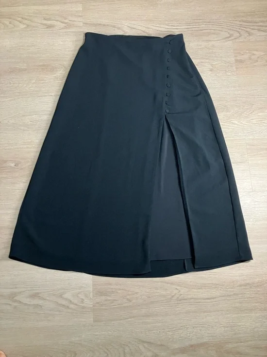 Abercrombie & Fitch high side slit size S - Picture 2 of 6